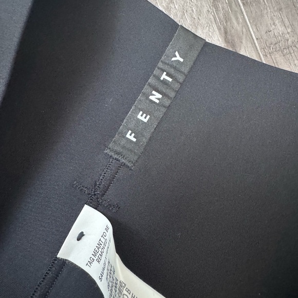 Savage x Fenty Hotline High Waist Leggings Black Caviar Pink Medium NEW NWT - Picture 6 of 10